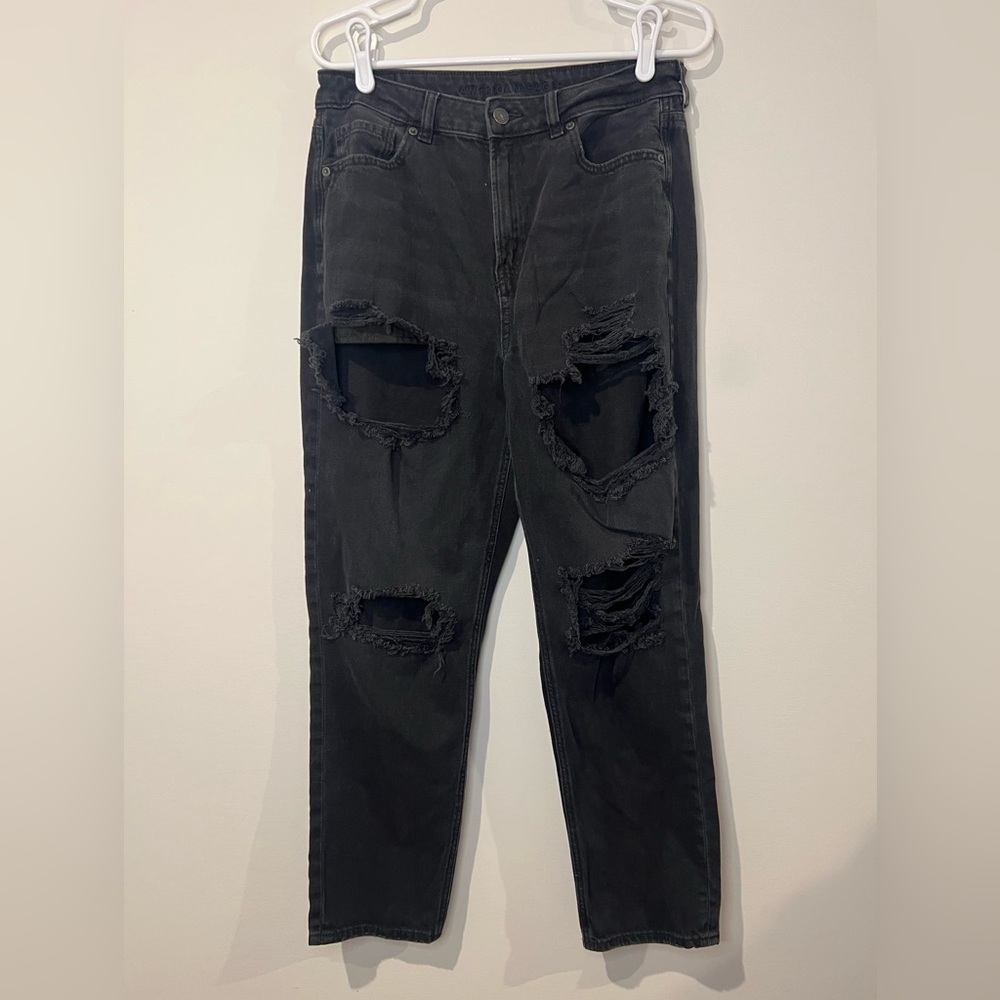American Eagle Outfitters Black Distressed Mom Jean Women’s Size 10 Regular